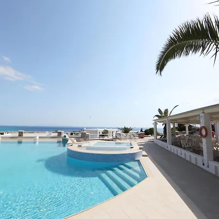 Kavuras Village Ξενοδοχείο 4*