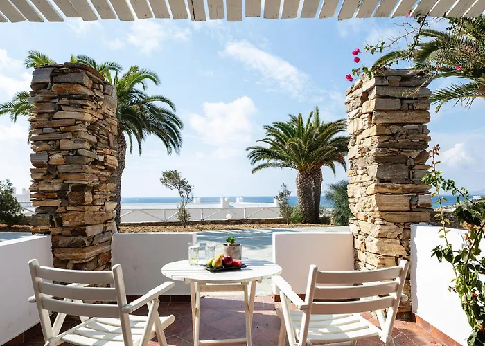 Kavuras Village & 4* Agios Prokopios (Naxos)