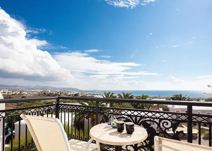 Kavuras Village & 4* Agios Prokopios (Naxos)