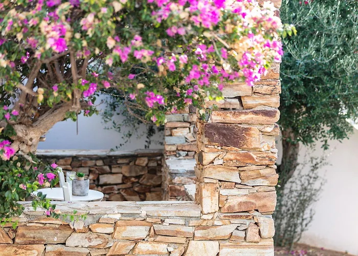 Kavuras Village & Agios Prokopios (Naxos)